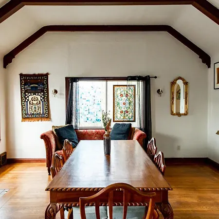 Beautiful, Historic Family Home Near Lake Merritt